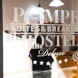 B&B- Pompei Hostel Deluxe Suite & Breakfast