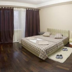 Kyiv downtown apartment on Saksaganskogo street 87 Thumbnail