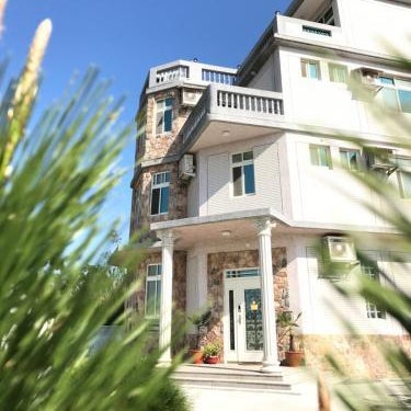 Little Weekend Inn