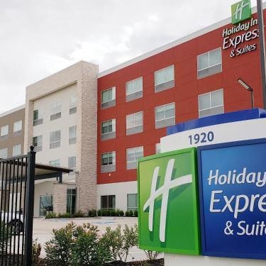 Holiday Inn Express & Suites Houston IAH-Beltway 8 By IHG Thumbnail
