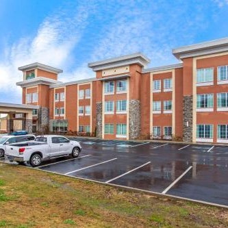 La Quinta Inn & Suites by Wyndham Cullman Thumbnail