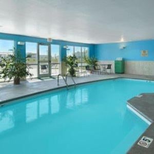 Super 8 by Wyndham Topeka at Forbes Landing Thumbnail