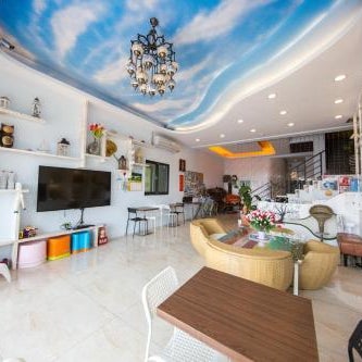 Rococo Homestay