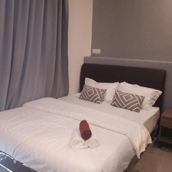 Halo Hotel