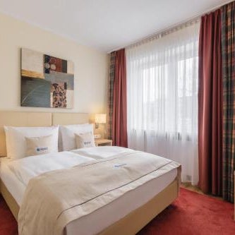 Garner Hamburg Wandsbek Marktplatz By IHG Thumbnail