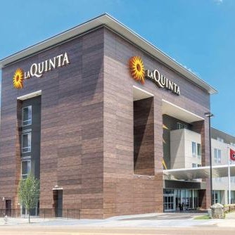 La Quinta Inn & Suites by Wyndham Memphis Downtown Thumbnail