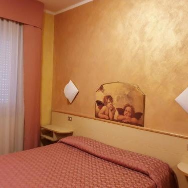 HOTEL PARADISO