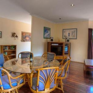 Merindah - Pet-Friendly, Coastal Living at its Best
