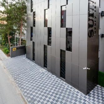 G Suites Luxury Rentals Thumbnail