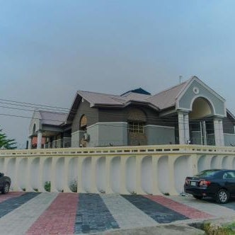 CribVille Hotel & Suites