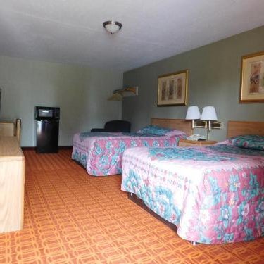 Westgate Manor Motel By OYO Youngstown Austintown Thumbnail