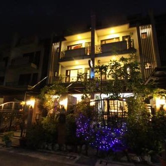 Love's World B&B Thumbnail