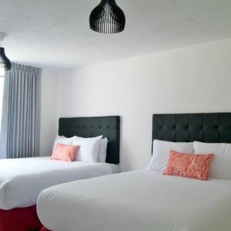 In & Out Hotel Thumbnail