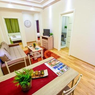 Apartment Sweet House Politika