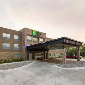 Holiday Inn Express & Suites Portage By IHG