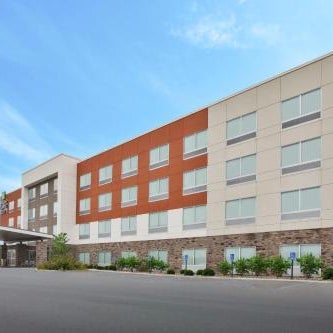 Holiday Inn Express & Suites Parkersburg East By IHG Thumbnail