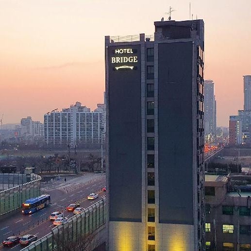 Hotel Bridge Thumbnail