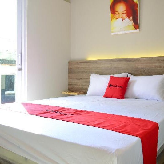 RedDoorz near Mangga Dua Square Thumbnail
