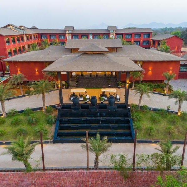 Saya Grand Resort By Treat Thane