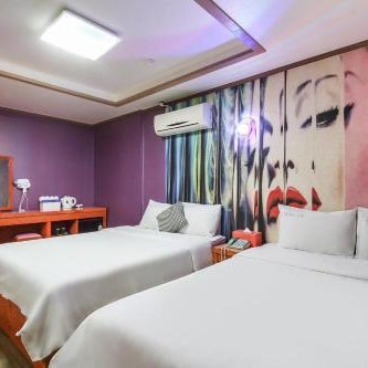 Hotel Lie