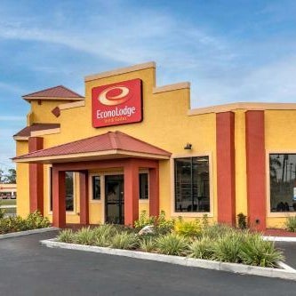 Econo Lodge Inn & Suites Maingate Central Thumbnail