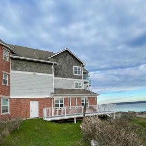 Tides Inn & Suites Thumbnail