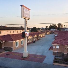 Diamond Bell Inn & Suites Thumbnail