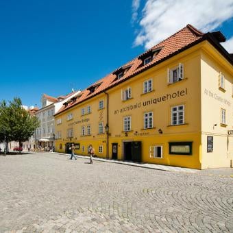 Archibald At The Charles Bridge Thumbnail