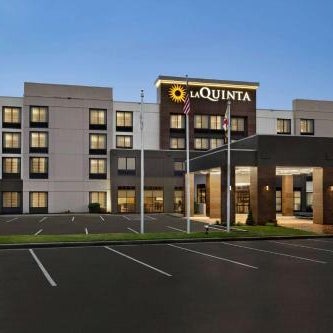 La Quinta Inn & Suites by Wyndham Newark - Elkton Thumbnail
