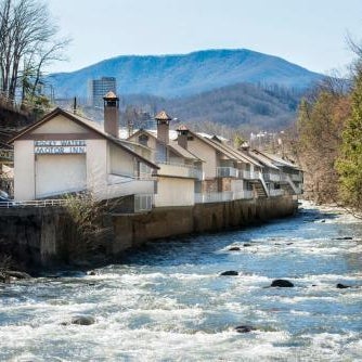 Historic Rocky Waters Inn, A Small Luxury Hotel Thumbnail