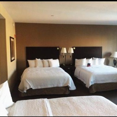 London Guest Room Thumbnail