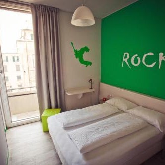 Sure Hotel by Best Western Nologo