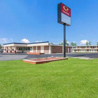 Econo Lodge Neenah Thumbnail
