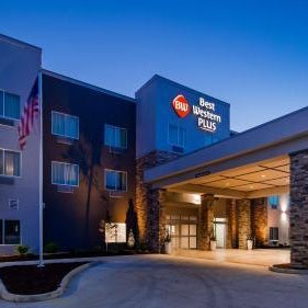 Best Western Plus Parkside Inn & Suites Thumbnail