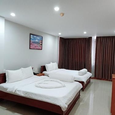 Rich Hotel