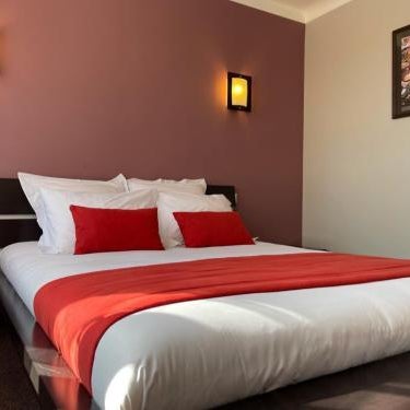 Le Cheval Blanc - Logis Hotel Thumbnail