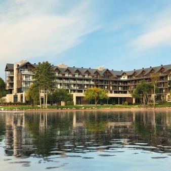 Entourage sur-le-Lac Thumbnail