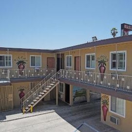 Rosa Bell Motel - Los Angeles Thumbnail