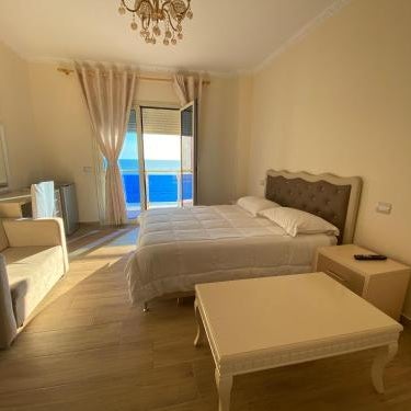 Hotel 3 Vellezerit Thumbnail