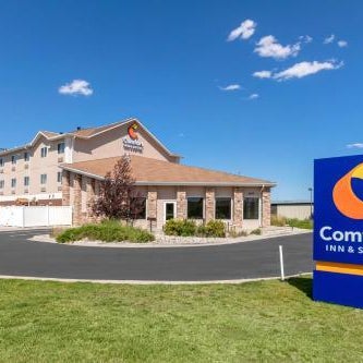 Comfort Inn & Suites Near University of Wyoming Thumbnail