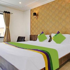 Hotel Varsha Palace