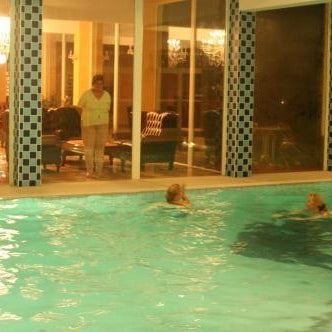 Hotel Daisy Budget Thumbnail