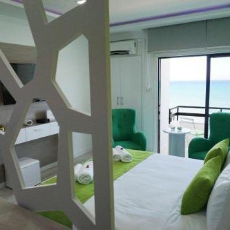 Lazuli Sea View-Beachfront Ap 405