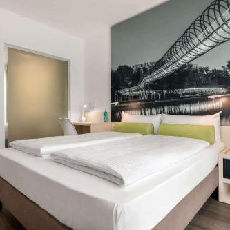 Super 8 by Wyndham Oberhausen