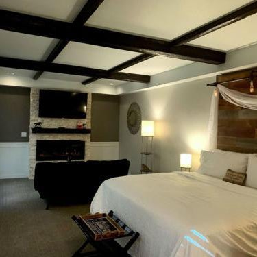 Cedar Stables Inn & Suites Thumbnail