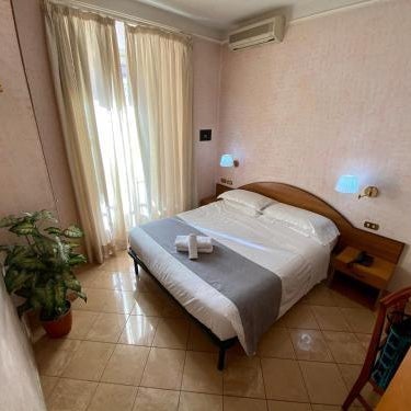 Hotel Resi Thumbnail