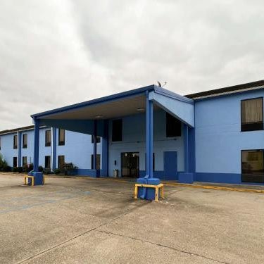 Executive Inn & Suites Breaux Bridge, LA Thumbnail