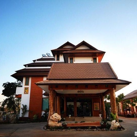 Chaophayathara Riverside Hotel