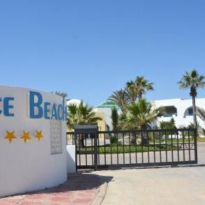 Hotel Venice Beach- Families and Couples Only Thumbnail