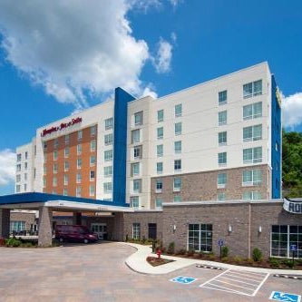 Hampton Inn & Suites by Hilton Nashville North Skyline Thumbnail